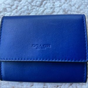 COACH Flip Card Case in Sport Blue